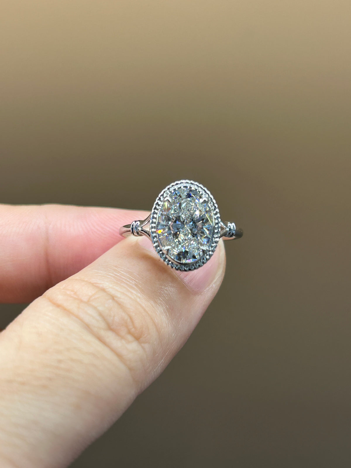 Oval-003|Antique-Inspired Oval Diamond Solitaire with Delicate Milgrain Detail
