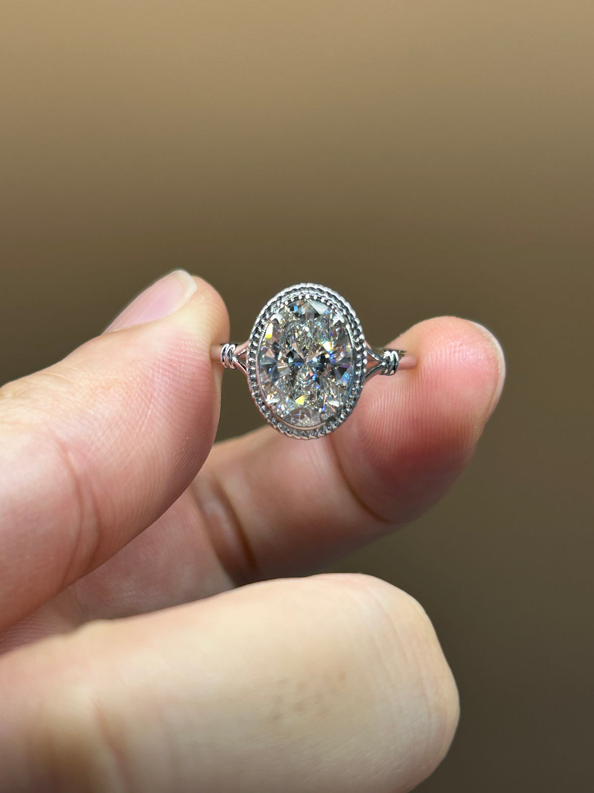 Oval-003|Antique-Inspired Oval Diamond Solitaire with Delicate Milgrain Detail