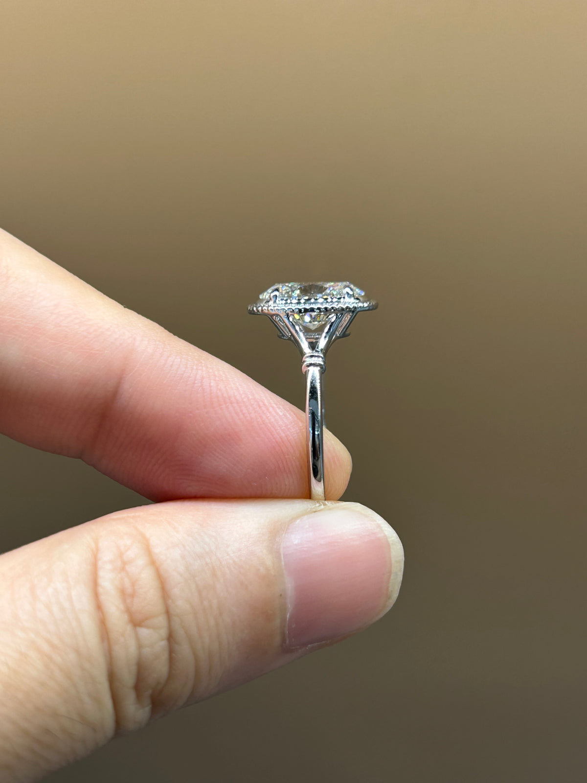 Oval-003|Antique-Inspired Oval Diamond Solitaire with Delicate Milgrain Detail