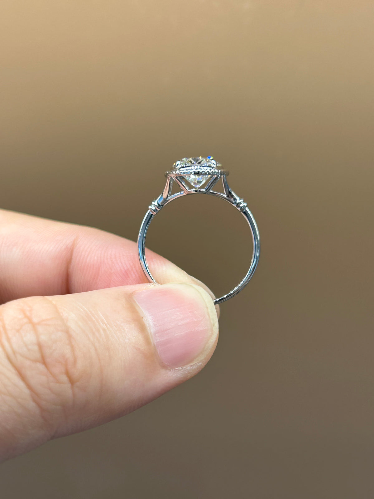 Oval-003|Antique-Inspired Oval Diamond Solitaire with Delicate Milgrain Detail